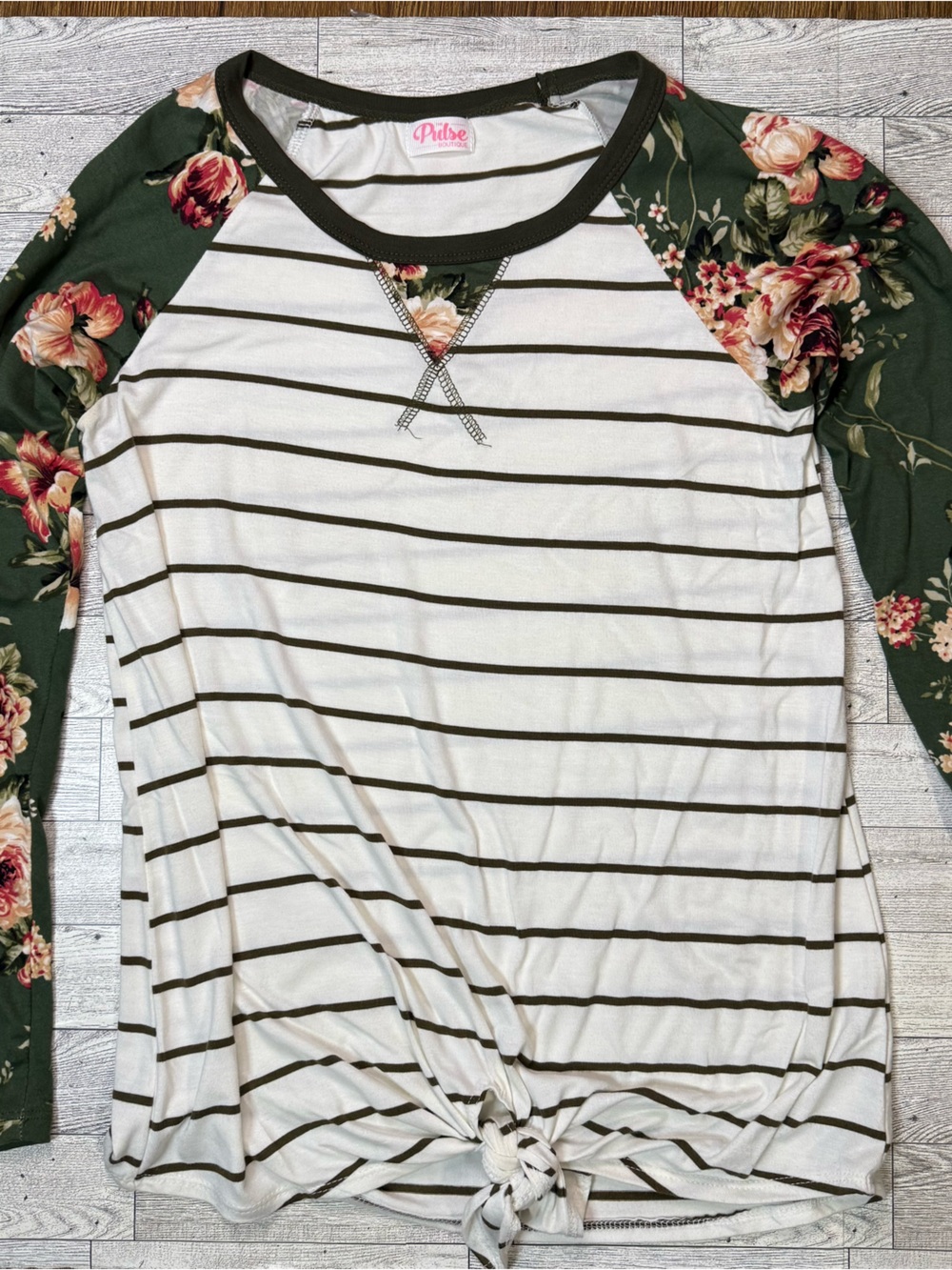 Striped White & Olive Green Floral Sleeve Top size Small Pulse Boutique
